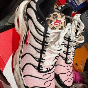 Nike Women's Pink and Black Animal Print Sneakers